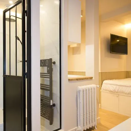 Studio Fonctionnel Et Moderne Place Clichy - 2p Apartment