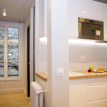 Studio Fonctionnel Et Moderne Place Clichy - 2p *